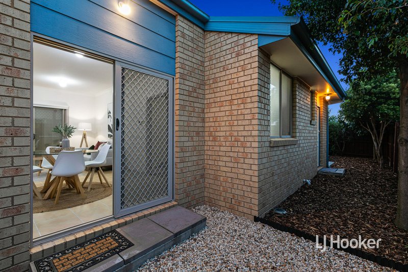 Photo - 29 Dolphin Crescent, Point Cook VIC 3030 - Image 16