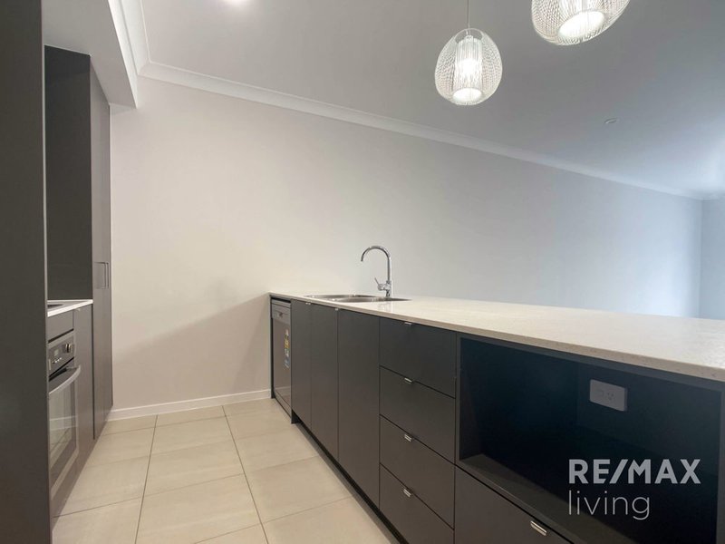 Photo - 29 Eclipse Crescent, Burpengary East QLD 4505 - Image 5