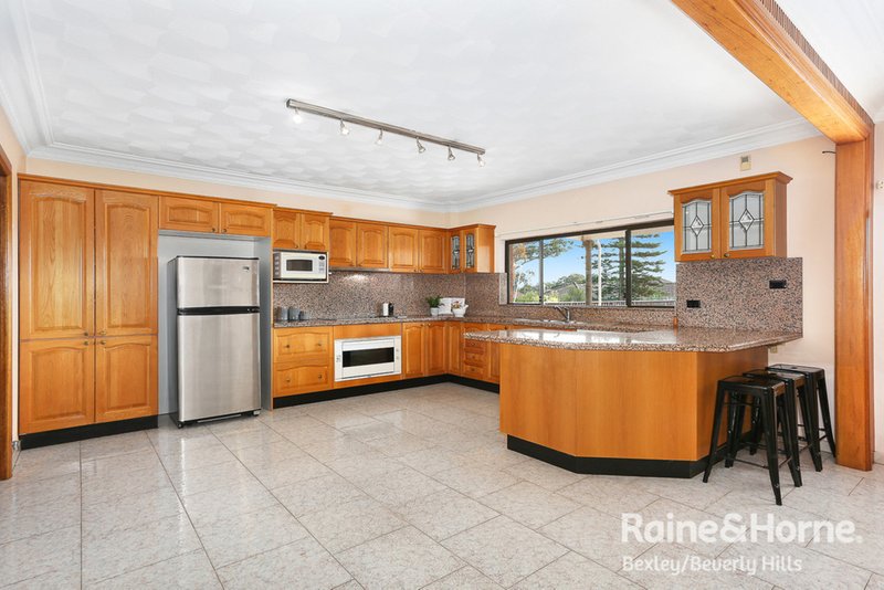 Photo - 29 Eddystone Road, Bexley NSW 2207 - Image 3