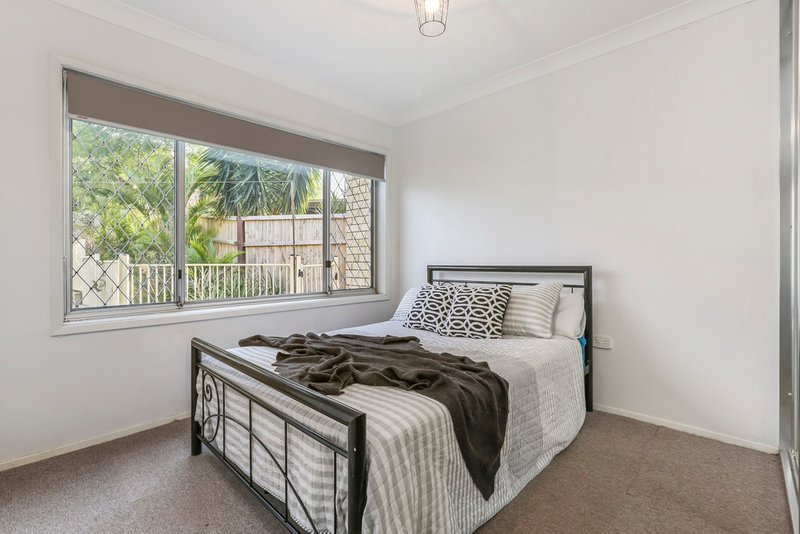 Photo - 29 Edgeworth Avenue, Kanahooka NSW 2530 - Image 6