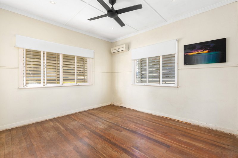 Photo - 29 Embie Street, Holland Park West QLD 4121 - Image 8