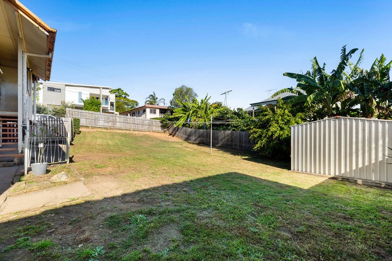 Photo - 29 Embie Street, Holland Park West QLD 4121 - Image 10