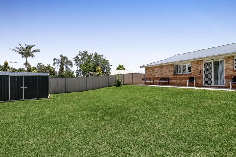 Photo - 2/9 Emma Drive, Kearneys Spring QLD 4350 - Image 4