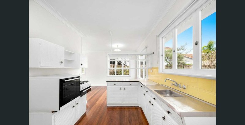 Photo - 29 Enderby Street, Mount Gravatt East QLD 4122 - Image 8