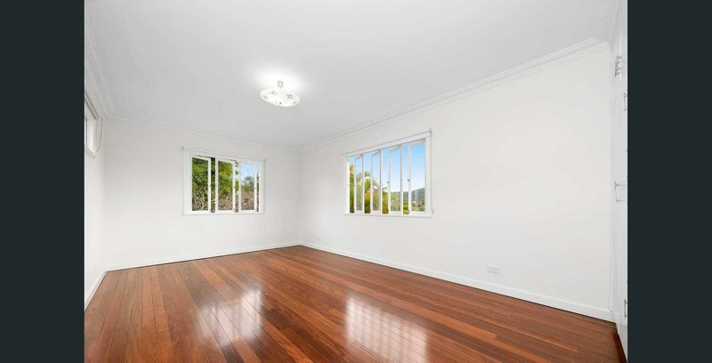 Photo - 29 Enderby Street, Mount Gravatt East QLD 4122 - Image 9