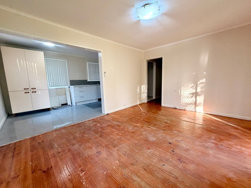 Photo - 29 Eucumbene Crescent, Heckenberg NSW 2168 - Image 2