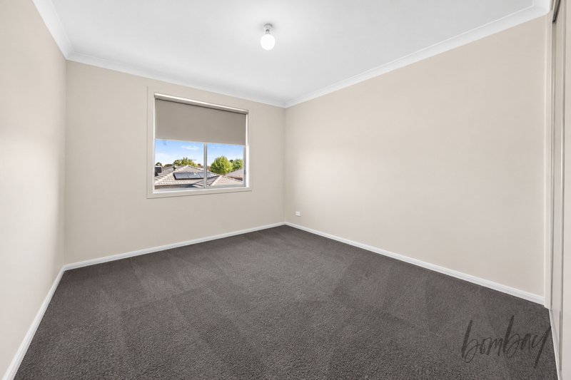 Photo - 29 Evergreen Crescent, Craigieburn VIC 3064 - Image 10
