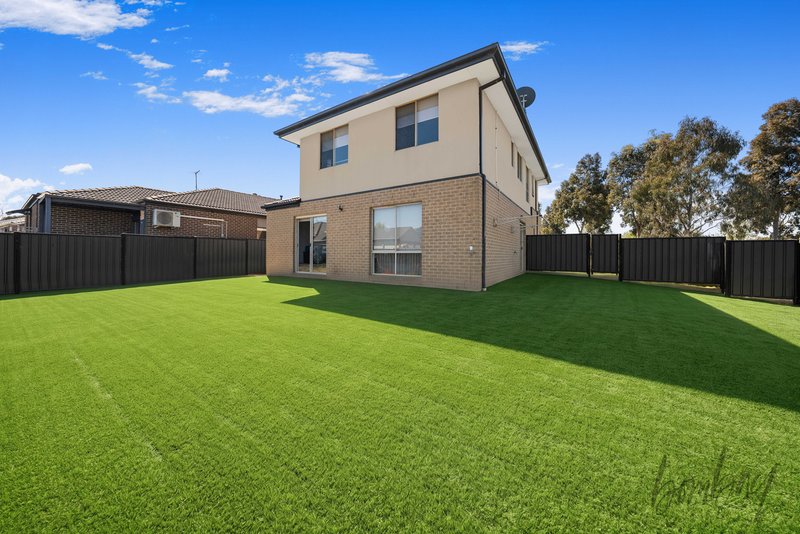 Photo - 29 Evergreen Crescent, Craigieburn VIC 3064 - Image 16