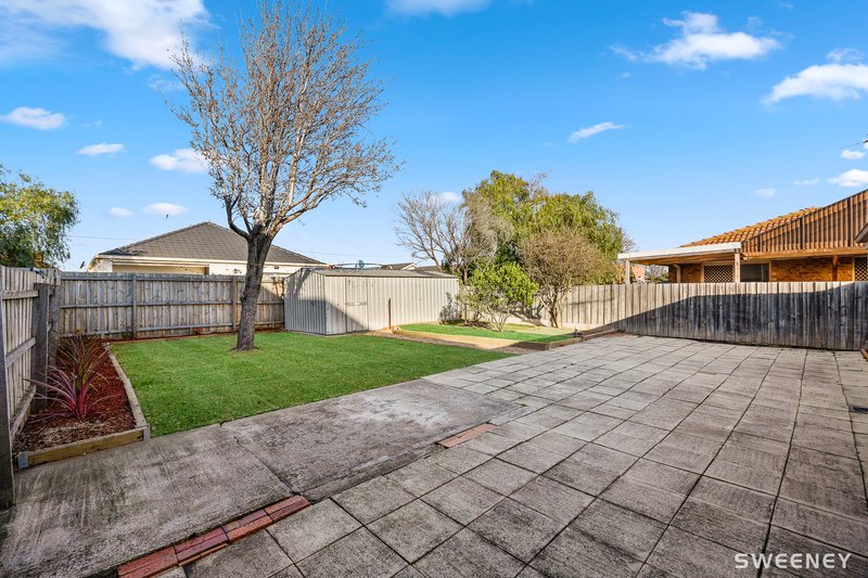 Photo - 29 Fell Court, Altona Meadows VIC 3028 - Image 10