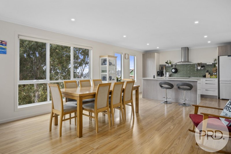 Photo - 29 Firth Road, Lenah Valley TAS 7008 - Image 11