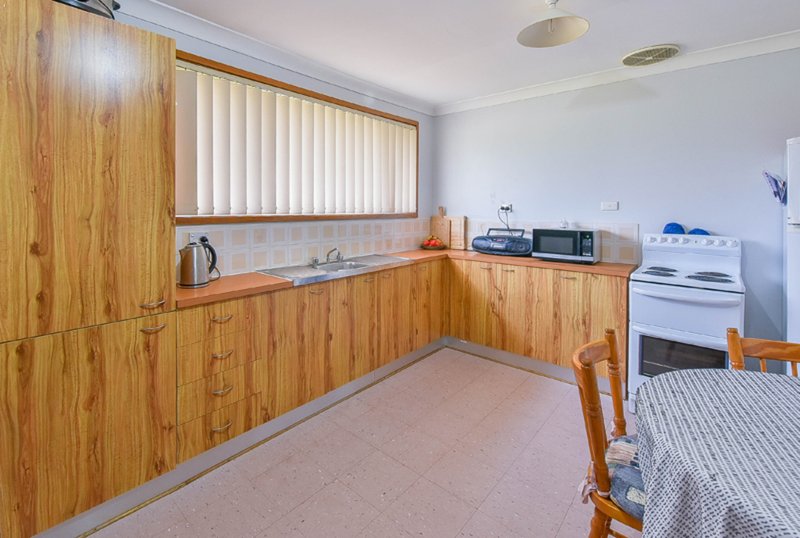 Photo - 29 Fitzgibbon Lane, Rosemeadow NSW 2560 - Image 3