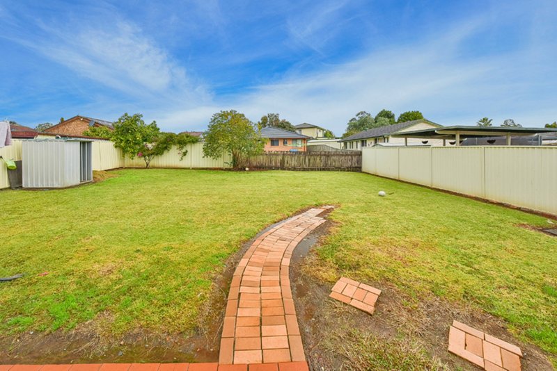 Photo - 29 Fitzgibbon Lane, Rosemeadow NSW 2560 - Image 8