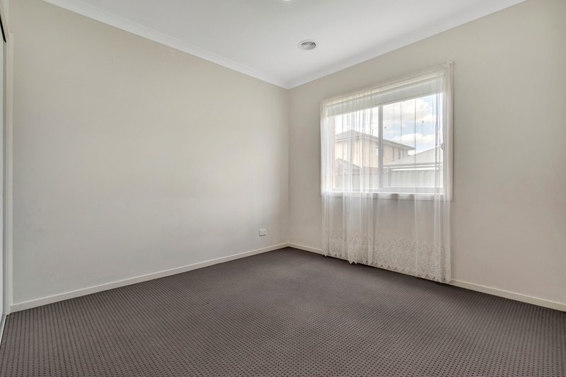 Photo - 29 Fortitude Drive, Craigieburn VIC 3064 - Image 21