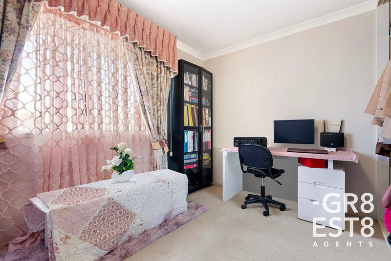 Photo - 29 Fortuna Crescent, Cranbourne West VIC 3977 - Image 13