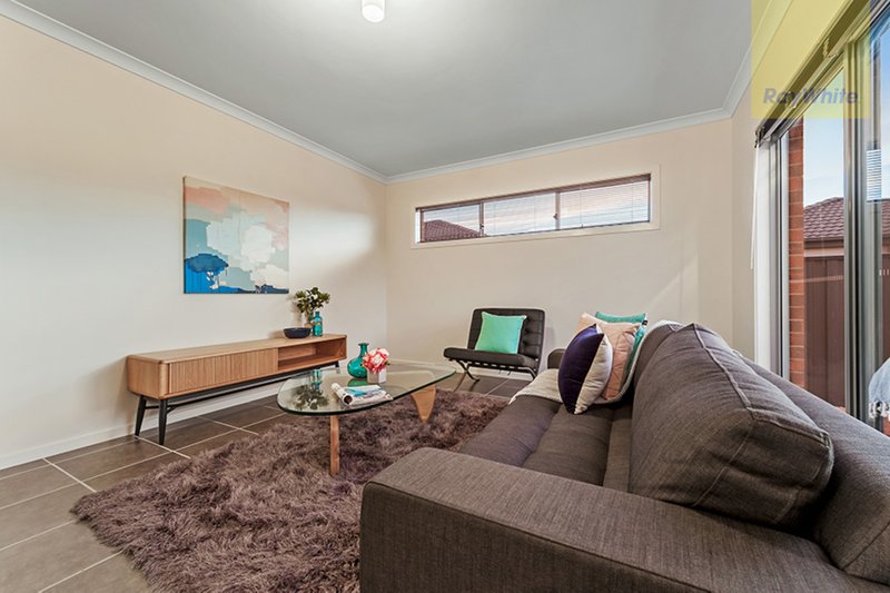 Photo - 29 Gateshead Street, Craigieburn VIC 3064 - Image 4