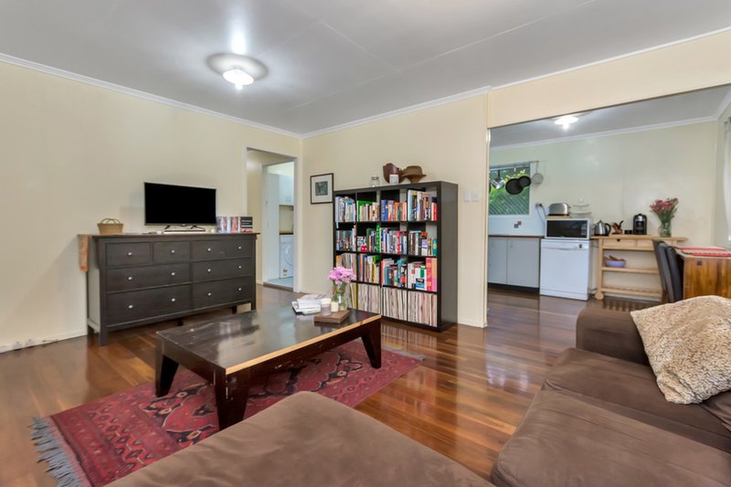 Photo - 29 Gibbs Street, Riverview QLD 4303 - Image 3