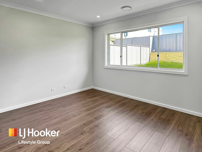 Photo - 29 Giovanni Street, Oran Park NSW 2570 - Image 5