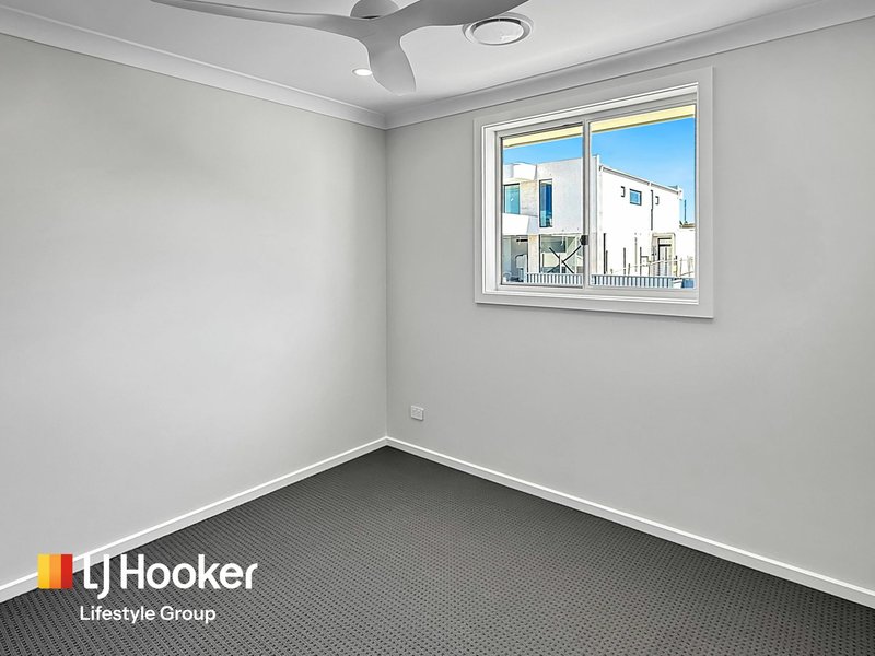 Photo - 29 Giovanni Street, Oran Park NSW 2570 - Image 9