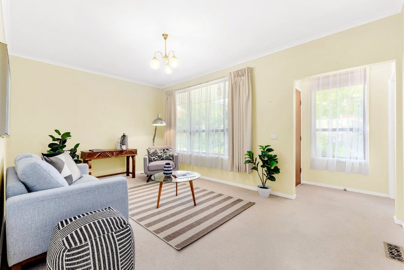 Photo - 2/9 Glen Ebor Avenue, Blackburn VIC 3130 - Image 2