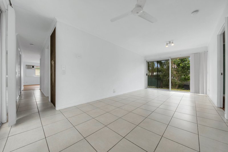 Photo - 29 Glen Eden Drive, Glen Eden QLD 4680 - Image 6