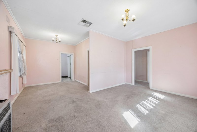Photo - 29 Glenavon Street, Woodville South SA 5011 - Image 3