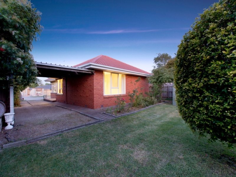 Photo - 29 Glenelg Avenue, Frankston VIC 3199 - Image 13