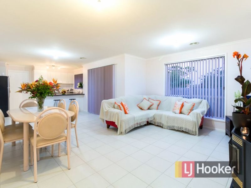 Photo - 29 Glenora Way, Hampton Park VIC 3976 - Image 3