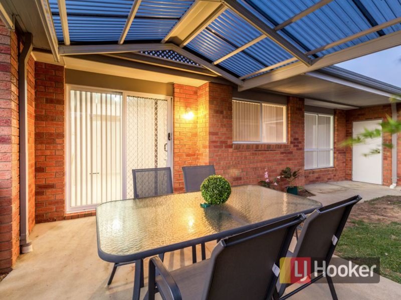 Photo - 29 Glenora Way, Hampton Park VIC 3976 - Image 14