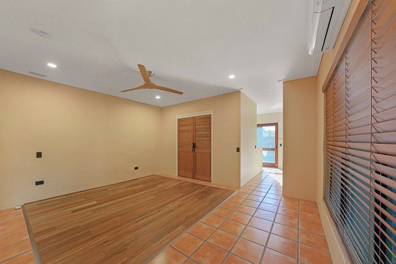 Photo - 29 Glenwater Crescent, Helensvale QLD 4212 - Image 14