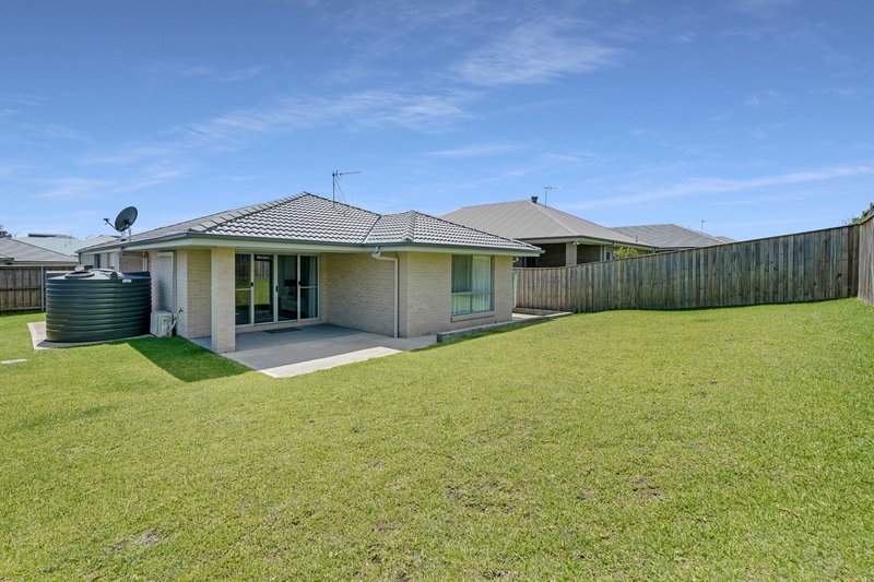 Photo - 29 Golden Whistler Avenue, Aberglasslyn NSW 2320 - Image 6