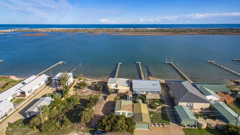 Photo - 29 Goolwa Channel Drive, Hindmarsh Island SA 5214 - Image 17