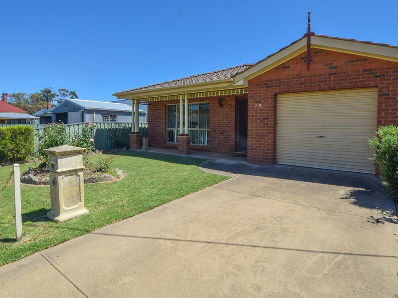 29 Gordon Street, Young NSW 2594