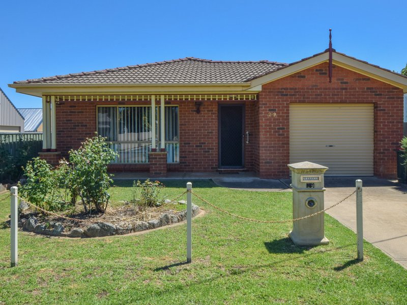 Photo - 29 Gordon Street, Young NSW 2594 - Image 18