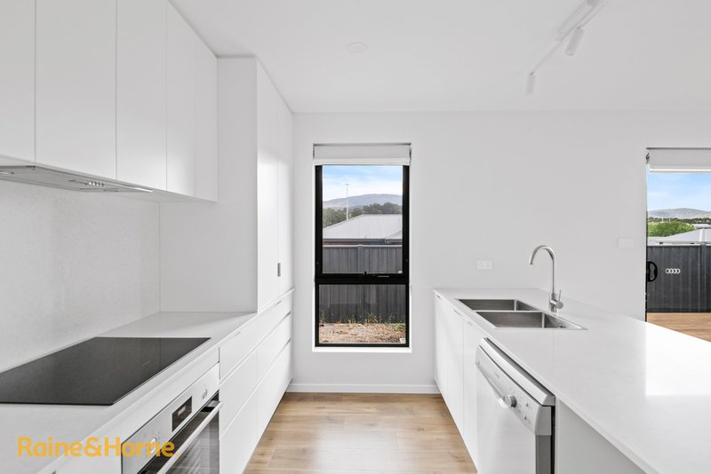 Photo - 29 Grand Mews, Kingston TAS 7050 - Image 6