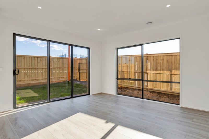 Photo - 29 Grangehill Mews, Wyndham Vale VIC 3024 - Image 2