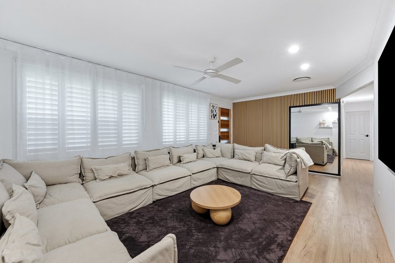 Photo - 29 Greenbank Drive, Werrington Downs NSW 2747 - Image 4