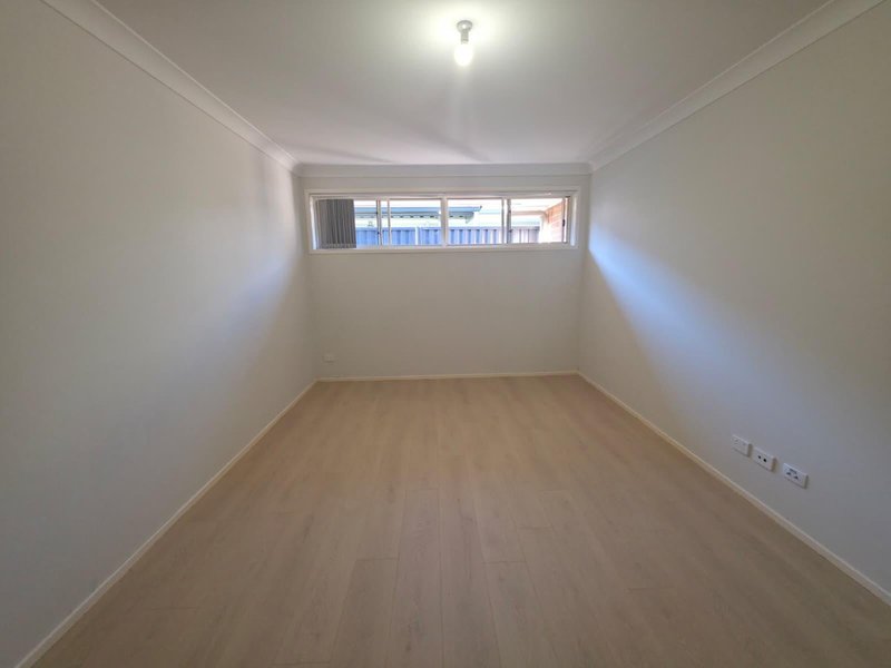 Photo - 29 Greenhood Crescent, Denham Court NSW 2565 - Image 5