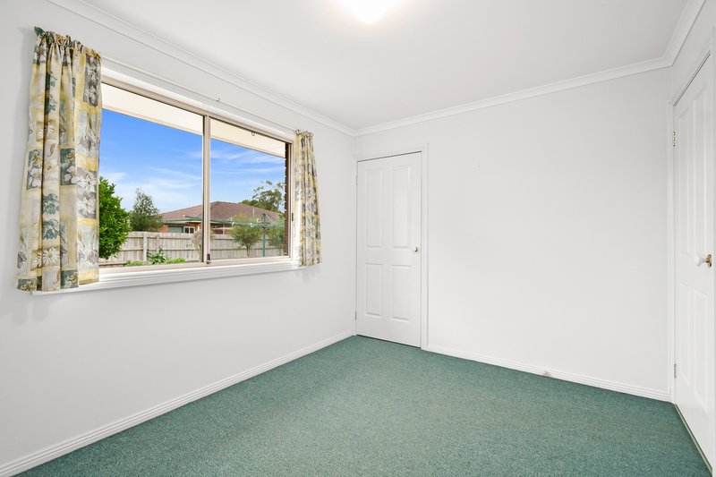 Photo - 29 Grevillea Place, Pakenham VIC 3810 - Image 8