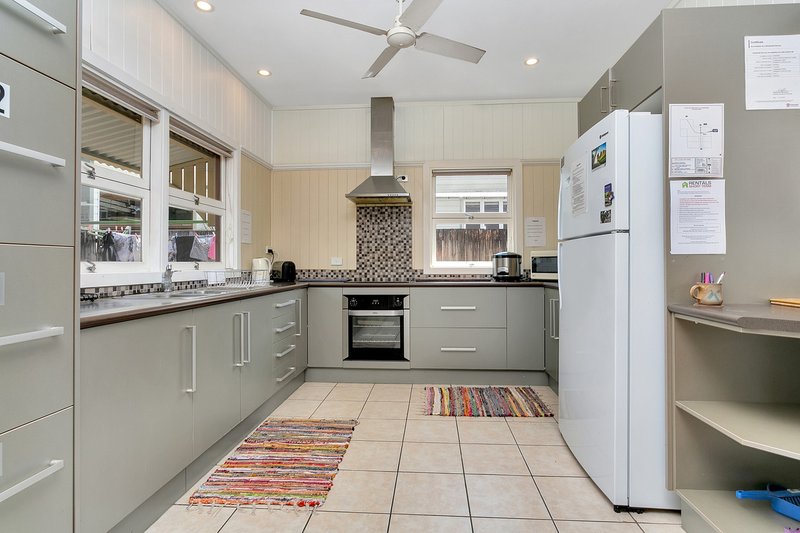 Photo - 2/9 Grimshaw Street, Parramatta Park QLD 4870 - Image 4