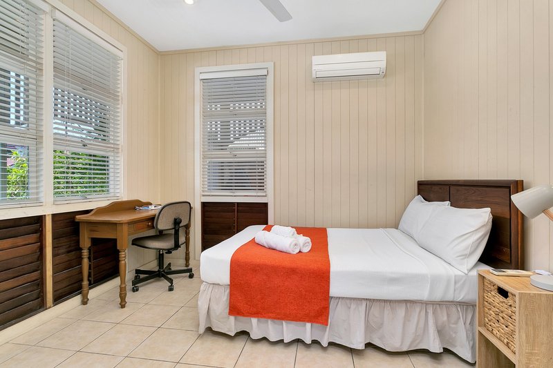 Photo - 2/9 Grimshaw Street, Parramatta Park QLD 4870 - Image 7