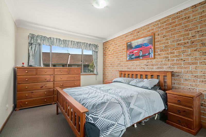 Photo - 2/9 Grove Circuit, Lake Illawarra NSW 2528 - Image 4