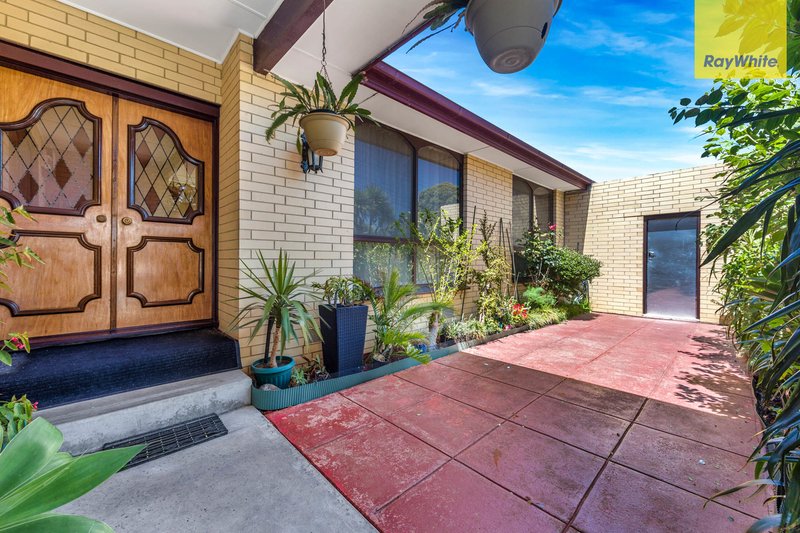 Photo - 29 Gumtree Close, St Albans VIC 3021 - Image 3