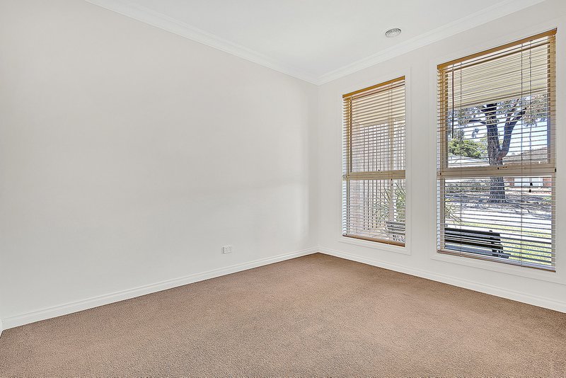 Photo - 2/9 Harricks Crescent, Attwood VIC 3049 - Image 3