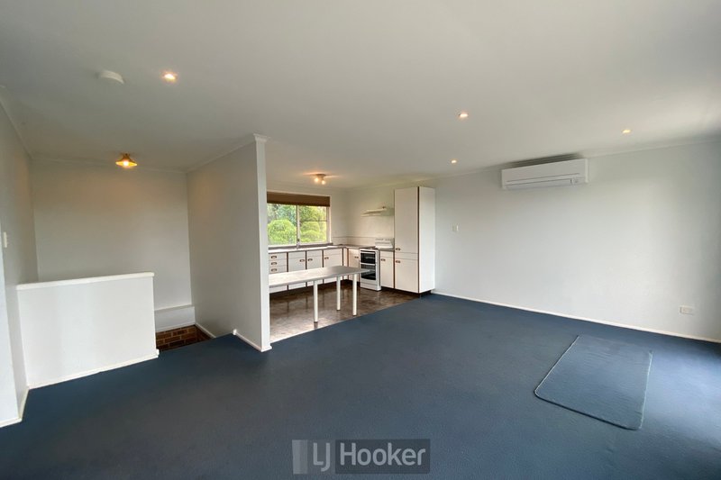 Photo - 29 Haslemere Crescent, Buttaba NSW 2283 - Image 2