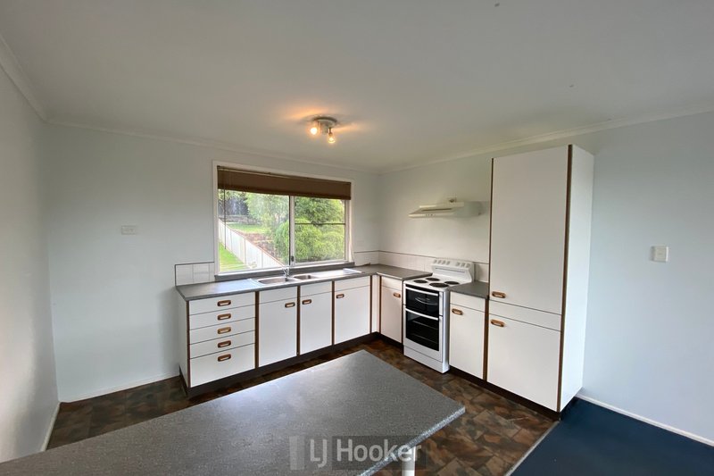 Photo - 29 Haslemere Crescent, Buttaba NSW 2283 - Image 3