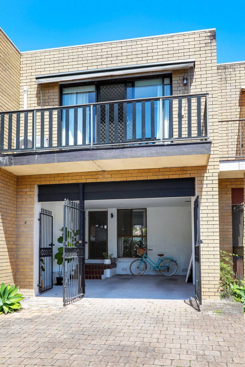 Photo - 2/9 Havana Key, Broadbeach Waters QLD 4218 - Image 19