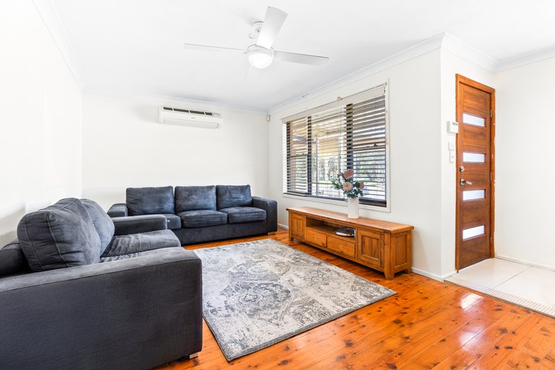 Photo - 29 Hawthorn Street, St Johns Park NSW 2176 - Image 2