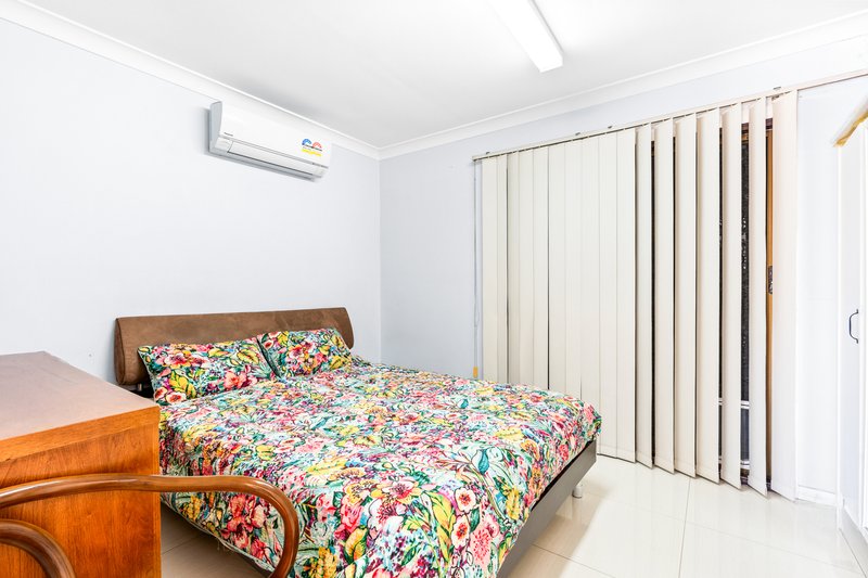 Photo - 29 Hawthorn Street, St Johns Park NSW 2176 - Image 8