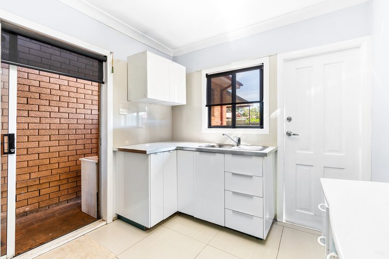 Photo - 29 Hawthorn Street, St Johns Park NSW 2176 - Image 10