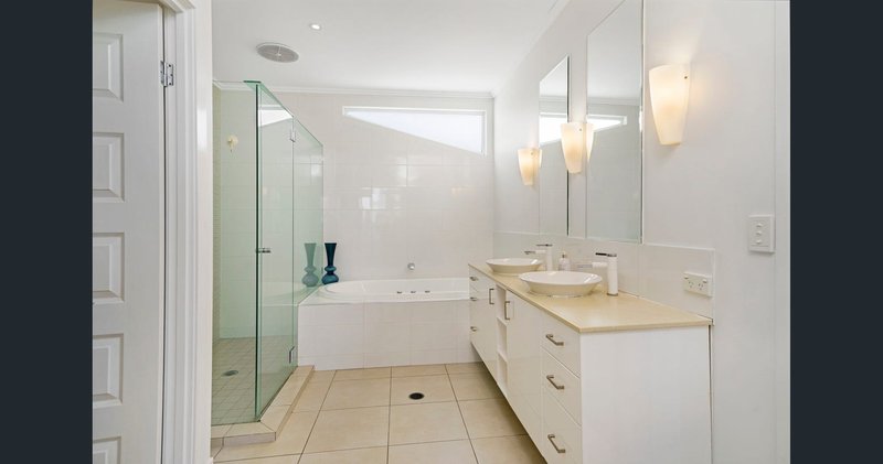 Photo - 29 Healy Court, Mudgeeraba QLD 4213 - Image 8